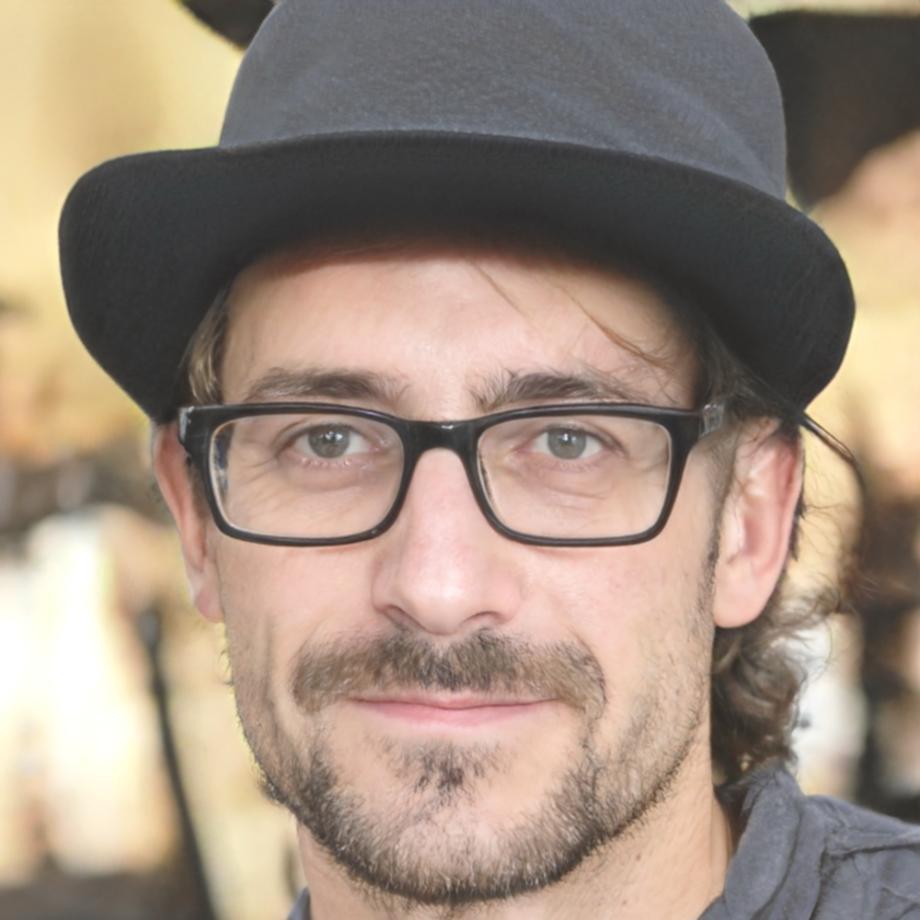 Carlos Mendoza, Especialista en Educación Financiera
